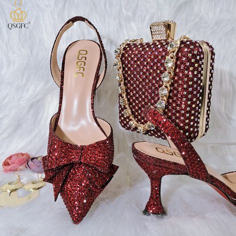 Champagne Heels, Glass Heels, Crystal Garland, Nigerian Fashion, Pointy Heels, Party Models, Nigerian Styles, Big Diamond, Italian Shoes