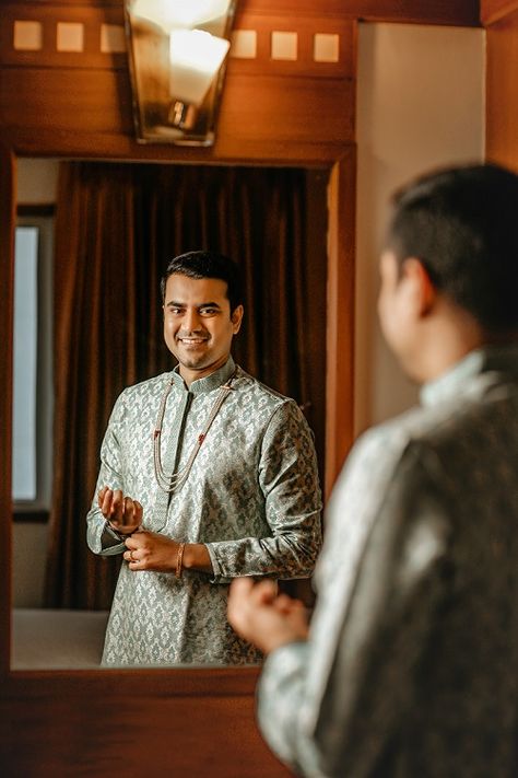 Hindu Groom Poses, Wedding Pose For Groom, Groom Photography Indian, Indian Groom Poses Portraits, Indian Groom Portraits, Indian Groom Getting Ready Pictures, Muslim Groom Poses, Indian Groom Photoshoot, Groom Poses Photography