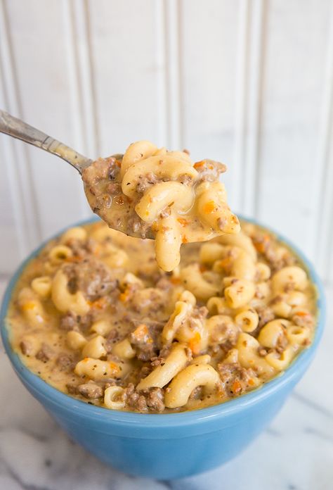 The best soup you are ever going to make, my Crockpot Macaroni Cheeseburger Soup. Crockpot Macaroni, The Best Soup, Best Soup, Cheeseburger Soup, Crockpot Soup Recipes, Crockpot Dishes, Minced Meat, Crock Pot Soup, Slow Cooker Soup