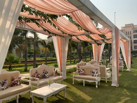 Open Lawn Wedding Decoration, Wedding Lawn Design, Wedding Lounges, Wedding Lawn, Truss Decor, Lounge Wedding, Indian Wedding Decorations Receptions, Reception Stage Decor, Wedding Entrance Decor