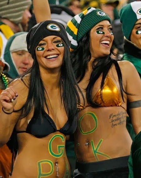 Sexy Packer fans! Green Bay Packers Girl, Green Bay Packers Fans, New York Giants Football, Green Bay Packers Football, Good Game, Giants Football, Packers Football, Packers Fan, Last Game