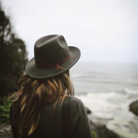 Sussana Marie Olive Green Hat Outfit, Green Fedora Hat Outfit, Green Hat Outfit, Fedora Hat Outfit, Green Fedora Hat, Olive Green Hat, Hat Outfit, Green Hat, Fedora Hat