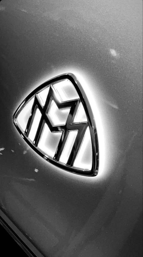 Maybach Car, Luxury Car Logos, Mercedes Logo, Car Jewelry, مرسيدس بنز, Benz Cars, Dream Cars Mercedes, Cool Car Drawings, Mercedes Maybach