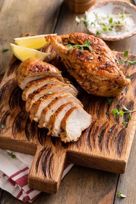 Juicy Reverse Sear Chicken Breast. Herb Turkey, Seared Chicken Breast, Chicken Marinade Recipes, Ways To Cook Chicken, Turkey Breast Recipe, Healthy Turkey, Frosé, Marinade Recipes, Cook Chicken Breast