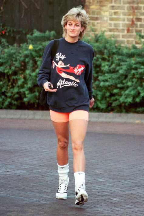 Princess Diana's Go-to Gym Sweatshirt (Used to Fool the Paparazzi!) Sells for $50,000 at Auction Gym Sweatshirt, Princess Diana Fashion, Biker Shorts Outfit, Diana Fashion, Estilo Real, John Travolta, Diana Spencer, Princesa Diana, Lady Diana