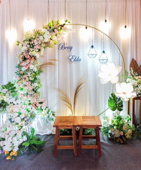 Backdrop Engagement Simple Elegant, Dekor Lamaran Simple Elegant, Dekor Tunangan Simple, Background Lamaran Simple, Backdrop Lamaran Simple, Dekor Engagement Simple, Simple Engagement Backdrop, Decor Lamaran Simple, Background Lamaran