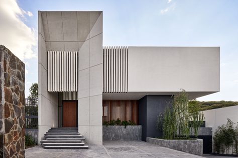 Minimal Elevation Architecture, Contemporary Facade House, Concrete Villa Architecture, Minimalism House Design, Luxury Elevation Design, Minimal Facade Design, Contemporary Facade Design, Luxury Facade, Concrete Facade Architecture