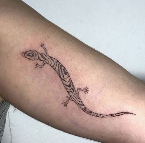 Animal Patchwork Tattoo, Skink Lizard Tattoo, Small Lizard Tattoo, Animal Tattoos Patchwork, Newt Tattoo, Little Lizard Tattoo, Leopard Gecko Tattoo, Tiny Lizard Tattoo, Skink Tattoo