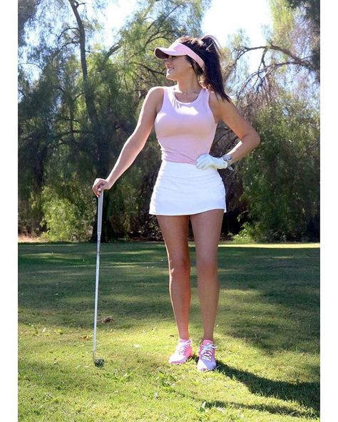 The art of multitasking 🌴 ♥️♀️ 🎥 by @alisadiomin #women #golf #golfer #instagolf #golfbabe #tea #golfbabes #view #smile #outfit #cute… Cute Golf Outfit, Golf Girl, Golf Photography, Rok Mini, Womens Golf Fashion, Golf Party, Girls Golf, Golf Exercises, Golf Attire