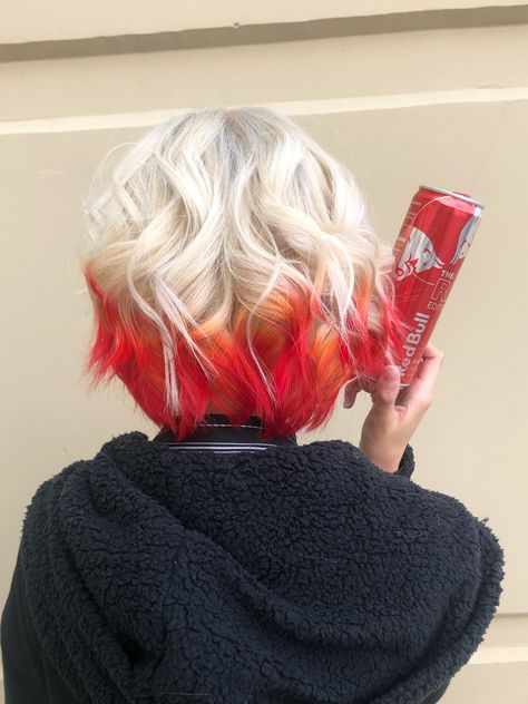 Platinum white hair and bright red ends White And Red Hair, Blonde Hair With Red Tips, Red Hair Tips, Anime Cd, Short Hair Inspiration, Trendy Short Hairstyles, Classic Bob Haircut, Red Ombre Hair, Short White Hair