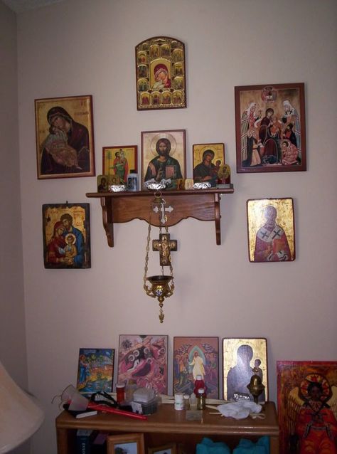 Orthodox Prayer Corner, Prayer Corner Ideas, Prayer Corner Ideas Bedrooms, Icon Corner, Home Altar Catholic, Sacred Space Altar, Family Altar, Catholic Altar, Orthodox Prayers