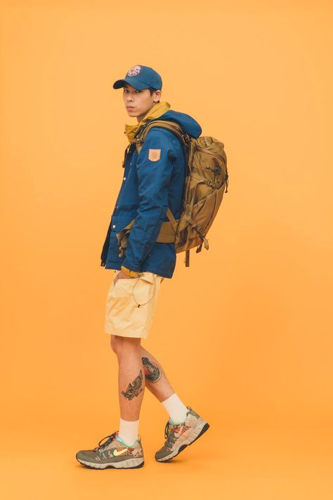 White Rock Spring Summer 2018 Editorial release info Snow Peak Spalwart Fjällräven jackets sweaters shirts pants Backpackers Outfit, Hiking Outfit Men, Mode Poses, Jackets Sweaters, Snow Peak, White Rock, Body Reference Poses, Human Poses Reference, Figure Poses