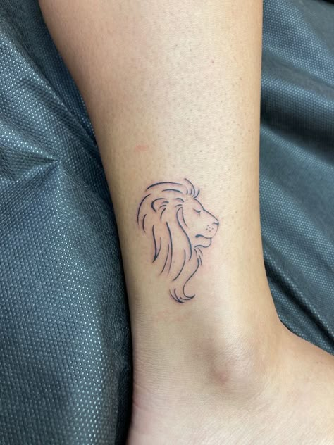 Lion Tattoo Simple Design, Lion Outline Tattoo For Women, Simple Lion Head Tattoo, Small Simple Lion Tattoo, Fine Lion Tattoo, Small Lion Outline Tattoo, Lion Line Tattoo For Women, Lion Cute Tattoo, Lion Small Tattoo For Women