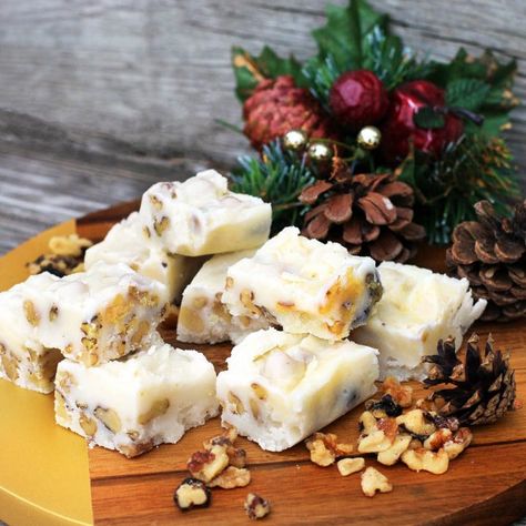 Sour Cream Fudge Recipe, Sour Cream Fudge, Cream Fudge Recipe, Fantastic Fudge, Breakfast Casserole Muffins, White Fudge, Cheap Recipe, Cream Fudge, Holiday Cookies Christmas