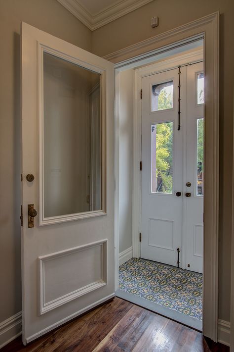 Dream Foyer, Foyer Tile Ideas, Traditional Entry, Display Visual Merchandising, Vstupná Hala, Square House, Entryway Tile, Cement Tile Shop, Porch Doors