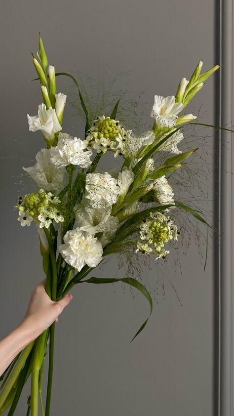 flwrs = @munsaturn Gladiolus Wedding Bouquet, Gladiolus Wedding, Rare Flowers, White Bouquet, Exotic Flowers, Bridesmaid Bouquet, Spring Flowers, Flower Decorations, Flowers Bouquet