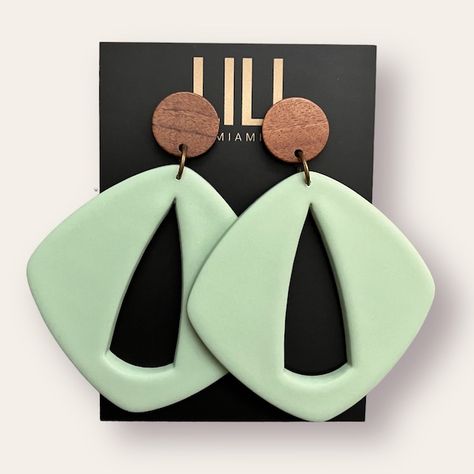 Perfume Jewelry, Sage Green Color, Green Square, Clay Earring, Snake Earrings, Wooden Tops, Earring Crafts, Square Earrings, Jewelry Cleaner