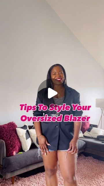 Oversized blazers are a really popular right now but the question is "how to wear an oversized blazer" You'll find some great style hacks to add this piece to your closet or even your capsule wardrobe Blazer Too Big Hack, Oversized Blazer Plus Size Outfit, Styling An Oversized Blazer, Midsize Blazer Outfit, Mauve Blazer Outfits, Styling Oversized Blazer, How To Style Oversized Blazer, Dress With Oversized Blazer, How To Style A Blazer