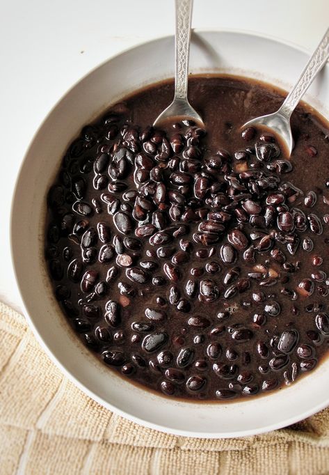 Dry Black Beans, Vegan Bean Chili, Chocolate Chia Seed Pudding, Plant Based Recipes Dinner, Plantain Recipes, Dried Black Beans, Potato Wedges Baked, Vegan Beef, Black Bean Recipes