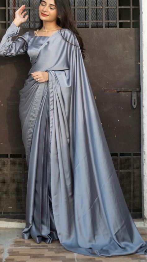 Grey Silk Saree, Style Outfits Summer, Summer Vibes Aesthetic, Aesthetic Summer Outfits, Long Frock Designs, Latest Bridal Dresses, Desi Fashion Casual, Pakistani Fancy Dresses, Saree Silk