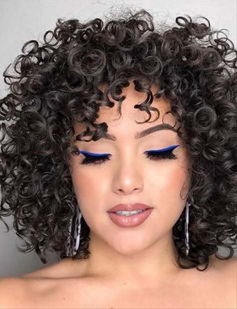 Round Short Curly Haircut, Fine 3b Curly Haircut, Short Curly Hair For Plus Size Women, Short Curly Hair Volume, Short Curly Hairstyles Round Face, Curly Round Haircut, Short 3c Curly Hairstyles, Rounded Curly Haircut, Short Curly Hair Cuts For Round Faces