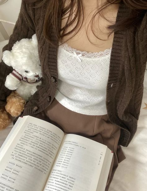 Downtown Girl, Conan Gray, Cute Outfit, Teddy Bear, Reading, Bed, Outfit Inspo