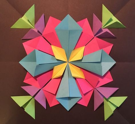 Origami Mandala - Art|TRa Paper Sculpture Ideas, Radial Symmetry, Kite Making, Paper Art Sculpture, Paper Art Projects, 4th Grade Art, Folding Origami, Symmetry Art, Origami Paper Art