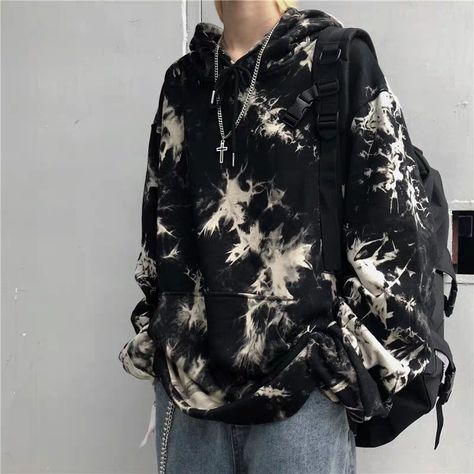 일본 패션, Tie Dye Fashion, How To Tie Dye, Tie Dye Techniques, Bleach Tie Dye, Tie Dye Outfits, Dye Hoodie, Tie Dye Shirts, Tie Dye Hoodie