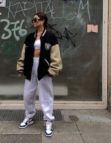 Kim Duong Style, Varsity Jacket Outfit Women, Varsity Outfit, Varsity Jacket Outfit, Looks Hip Hop, Brand Instagram, College Jacket, Tomboy Style Outfits, Outfit Trends