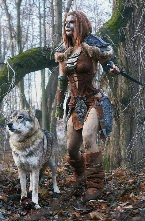 Aela The Huntress, Barbarian Costume, Archery Poses, Barbarian Woman, Skyrim Cosplay, Viking Warrior Woman, Amazonian Warrior, Medieval Cosplay, Elder Scrolls Art