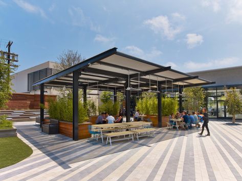 Food Court Design Outdoor, Food Court Design, Outdoor Restaurant Patio, Small Restaurant Design, Restaurant Bathroom, Outdoor Restaurant Design, Eco Buildings, Restaurant Patio, Modern Bungalow House