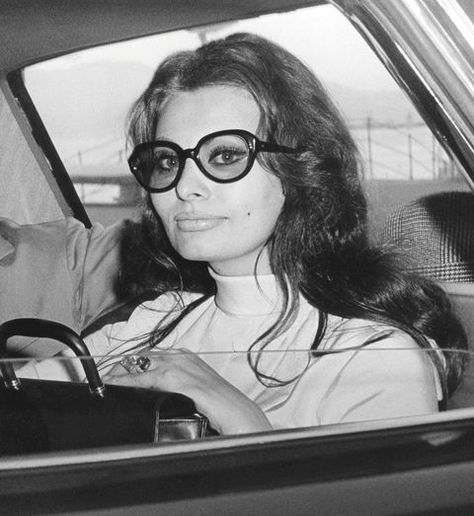 Santiago, Sophia Loren Style, Sophia Lauren, Bold Eyeliner, Very Important Person, Sofia Loren, Italian Actress, I'm With The Band, Sophia Loren