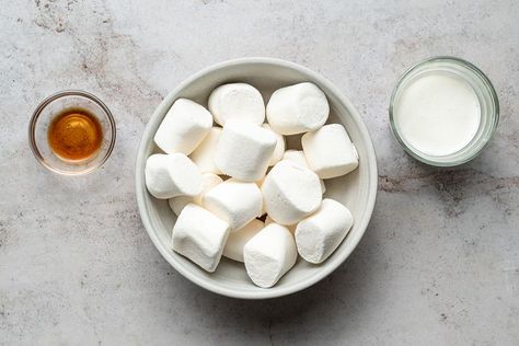 Marshmallow Sauce for Desserts Recipe Homemade Marshmallow Cream Recipe, Marshmallow Sauce, Bowl Of Ice Cream, Ice Cream Sauce, Marshmallow Dip, How To Make Marshmallows, Indulgent Food, Marshmallow Cream, Recipes With Marshmallows