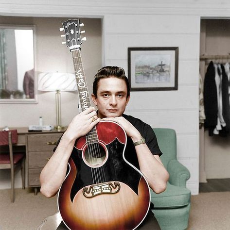 Johnny Cash Colorized Photos, Black And White Film, Johnny Cash, All Music, Black And White Photographs, Rare Photos, Historical Photos, Mind Blown, Happy Hour