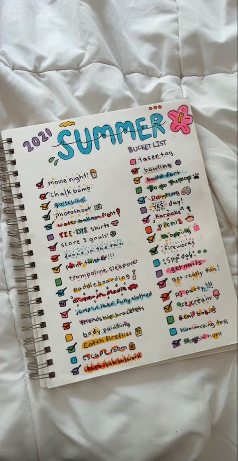 Preppy Bucket List Ideas, Summer Movie Night Ideas, Summer Wishlist Bucket Lists, Summer Bucket List 2023 Ideas, Preppy Summer Bucket List, Summer To Do, Things To Do This Summer, Summer Journal Ideas, Summer Bucket List Aesthetic