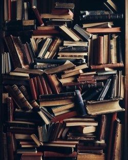 Lost Library, Chaotic Academia, Library Aesthetic, Arte Van Gogh, Book Wallpaper, Red Books, Dark Academia Aesthetic, World Of Books, Full Spectrum