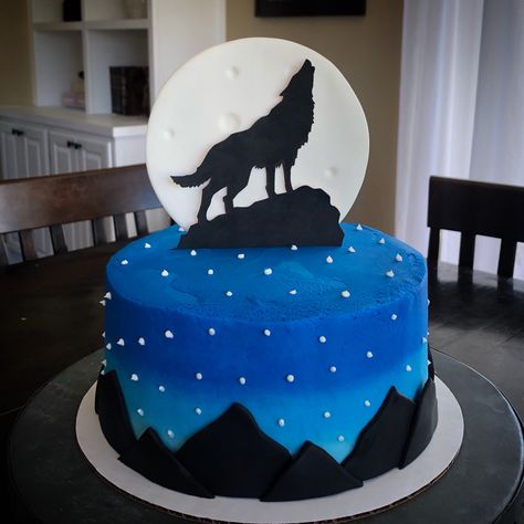 Husky Cake Design, Galaxy Wolf Birthday Party Ideas, Wolf Cake Birthdays, Wolf Cakes For Kids, Werewolf Cake Birthday, Wolf Theme Cake, Wolf Cake Ideas Birthday Parties, Wolf Cake Ideas, Werewolf Cake