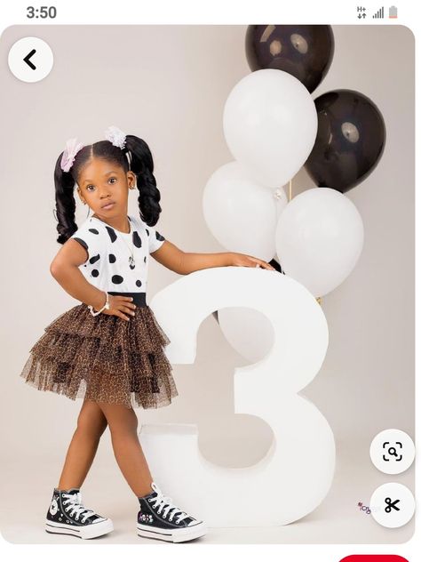 Photoshoot Ideas For Kids Birthday, 3rd Birthday Girl Photoshooting Ideas, Little Birthday Girl Photoshooting, 4 Year Birthday Photoshoot, Birthday Princess Photoshoot, Birthday Photoshoot For Kids, 3 Birthday Photoshoot, Cute Outfits For Photoshoots, Birthday Photoshoot Ideas For Kids