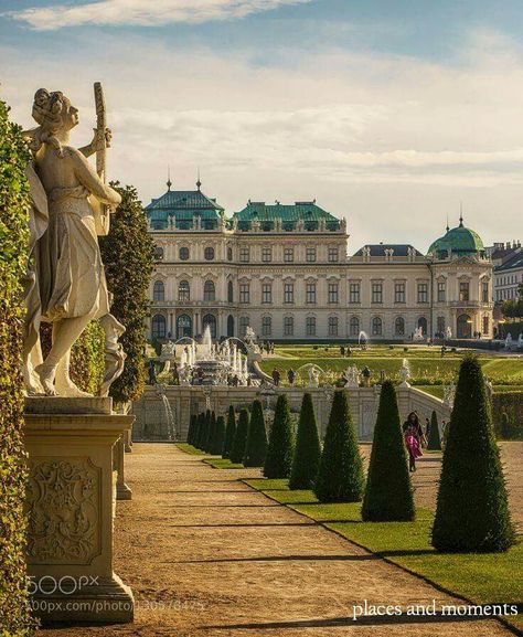 The Belvedere Palace in Vienna,Austria. Photo by Robert Schüller. Belvedere Palace, Vienna Travel, Castle Aesthetic, Austria Travel, Chateau France, Beautiful Castles, Innsbruck, Vienna Austria, Salzburg