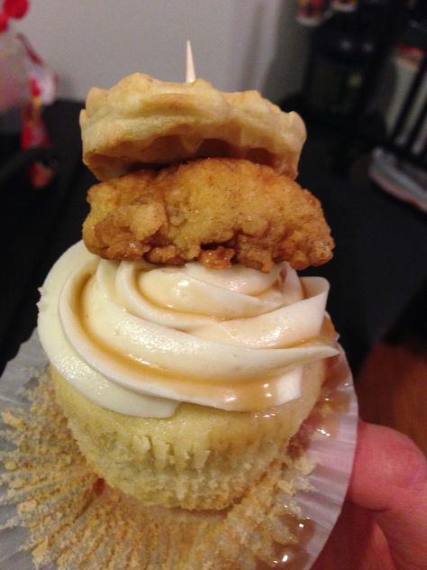 Maple Chicken and Waffles Cupcakes - Chelsweets Waffle Cupcakes, Savory Cupcakes, Maple Chicken, Maple Buttercream, Chicken Waffles, Pecan Chicken, Sweet Cupcake, Gourmet Cupcakes, Maple Pecan