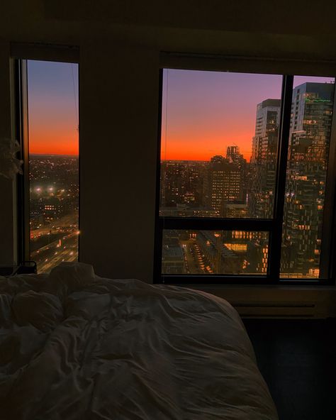 Amazing view from a building in montreal Montreal Apartment Aesthetic, Canadian Apartment, Montreal Apartment, Apartment Downtown, Bedroom With Balcony, 2024 Moodboard, Apartment View, High Rise Apartments, Old Montreal