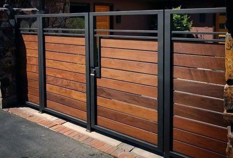 Wooden Gate Design Front Wall Design Of House, Modern House Front Gate Design, Compound Gate Design, Simple Main Gate Design, Design Front House, Simple Gate Designs, Modern Front Gate Design, Compound Wall Gate Design, Wooden Gate Design