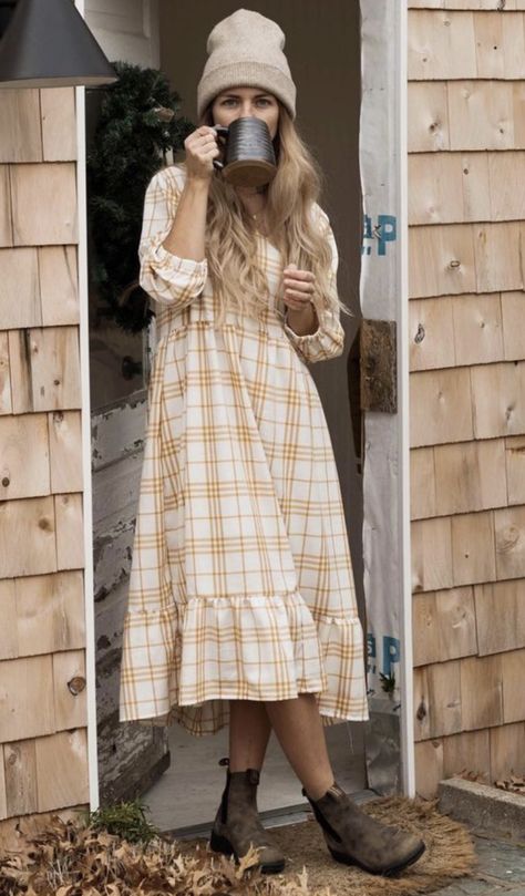 Gardner Outfit Aesthetic, Prairie Style Dress Outfit, Farmers Wife Outfit, Dress With Blundstone Outfit, Cottagecore Long Dress, Cozy Cottagecore Outfit, Homestead Aesthetic Outfit, Cool Mum Fashion, Farmhouse Outfits