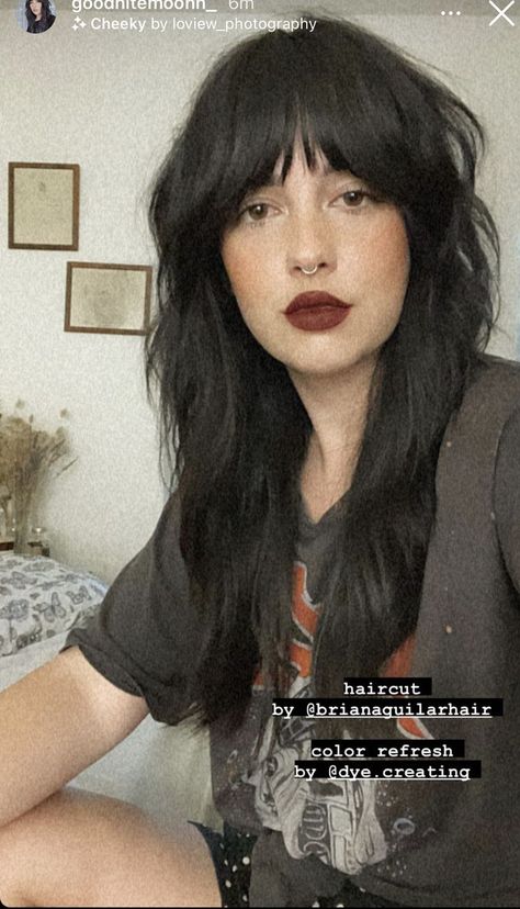 Professional Hair Dye Ideas, Mullet Shag Long Hair, Long Shag Haircut With Fringe, Soft Shag Haircut Long Bangs, Shag Bangs Long Hair Straight, Emo Medium Hair, Modern Shag Haircut Straight Hair, Rockabilly Haircuts Women, Textured Layered Long Hair