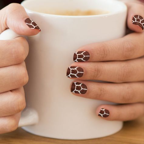 Giraffe Nails, Giraffe Spots, Giraffe Safari, Natural Looking Nails, Minx Nails, Nail Art Designs Summer, Animal Print Nails, Nails At Home, Giraffe Print