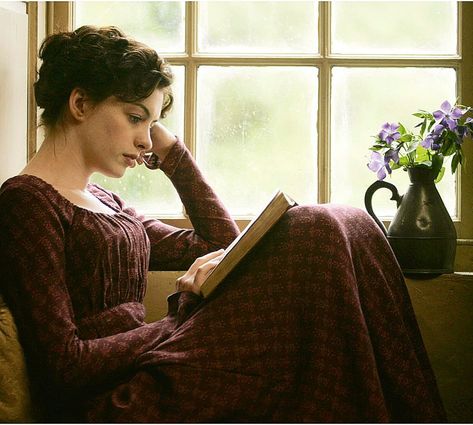 ⚜️Period Dramas Forever on Instagram: “{Becoming Jane} . . (Swipe!) . . #perioddramasforever #perioddramas #perioddrama #theduchessofdrama #fashion #historicaldrama…” Sitting On A Couch, Era Victoria, Jane Austen Movies, Little Dorrit, Becoming Jane, Jane Austin, Elizabeth Bennet, Septième Art, Isla Fisher