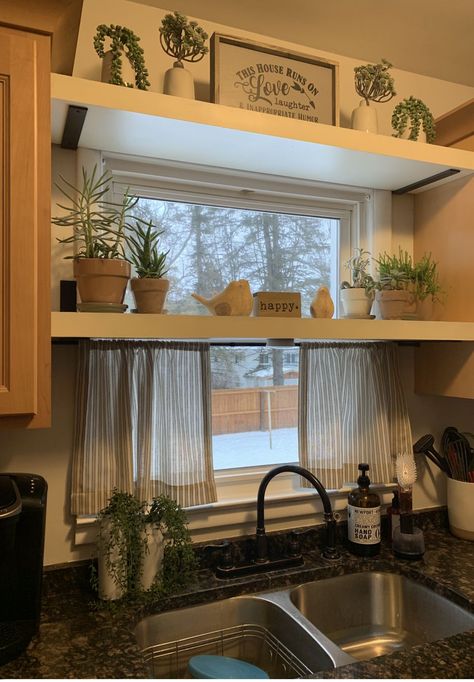 Kitchen Windows Above Sink Ideas, Kitchen Window Shelves, Kitchen Window Decor, Electric Colors, Epoxy Countertops, Base Housing, Rustic Country Kitchens, Kitchen Cupboard Designs, Transitional Decor Kitchen