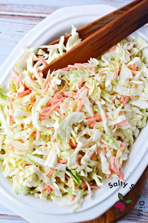 Creamy Classic Homemade Coleslaw Dressing (Mayo Based) Homemade Coleslaw Dressing, Classic Coleslaw Recipe, Healthy Coleslaw Recipes, Coleslaw Dressing Recipe, Classic Coleslaw, Spinach Side Dish, Salty Side Dish, Easter Side Dishes Recipes, Summer Side Dishes Recipes