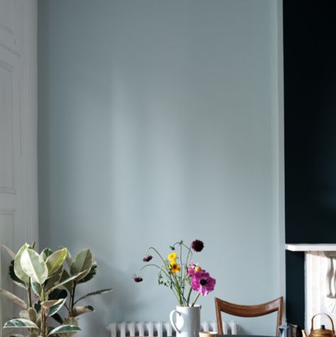 blue paint Cromarty Farrow And Ball Living Rooms, Light Blue Green Bedroom, Light Blue Dining Room Walls, Living Room Paint Color Ideas Blue, French Blue Living Room, Light Blue Living Room Walls, Light Blue Wall Paint, Borrowed Light Farrow And Ball, French Blue Paint Color