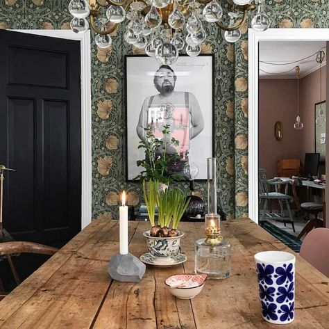 my scandinavian home: An Eclectic 19th Century Swedish House Eclectic Dining Room Ideas, Bathroom Ocean Decor, Eclectic Dining Room, Eclectic Dining, Furniture Dolly, Dining Room Ideas, Swedish House, Decorating Small Spaces, Scandinavian Home